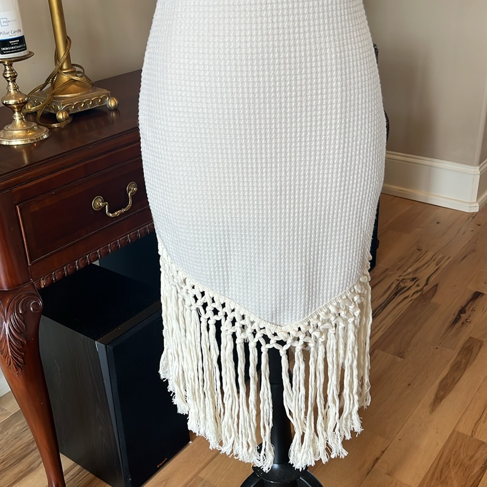 One Shoulder Cream Waffle Form Fitting Dress Fringe New - Picture 3 of 10